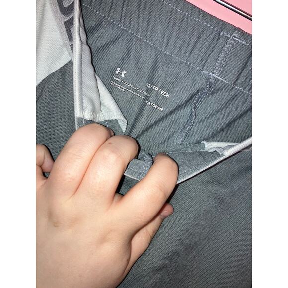 Under Armour grey activewear shorts size XS - Picture 4 of 5